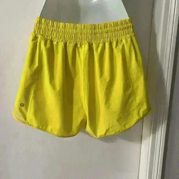 Lululemon Hotty hot short high rise - Picture 2 of 8
